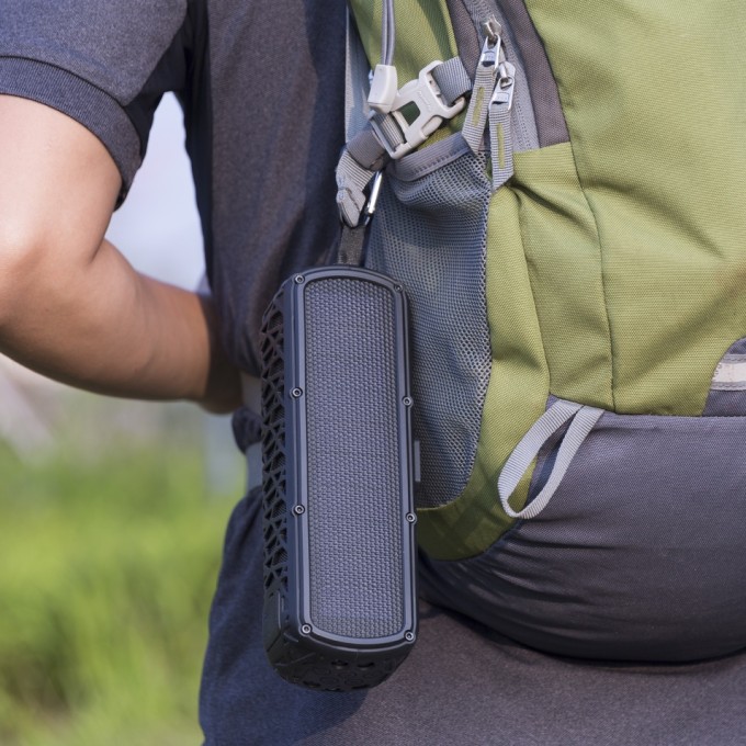 Draagbare Bluetooth-luidspreker met powerbank AERIUM S5000 Solar Outdoor